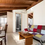 Duc - Rhodes إياليسوس